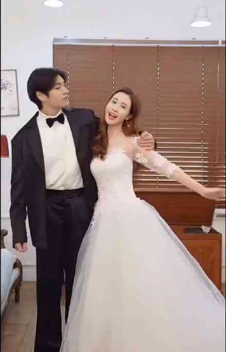 ai婚纱变装高级文案短句