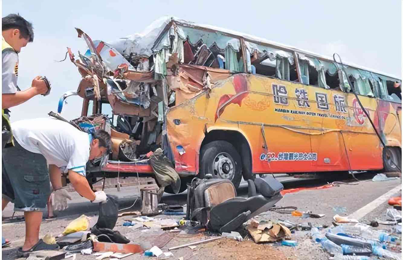 车祸工伤单位怎么认定工伤