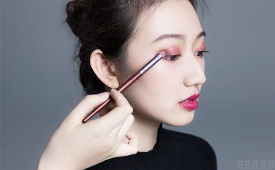 ai妆容氛围文案怎么写