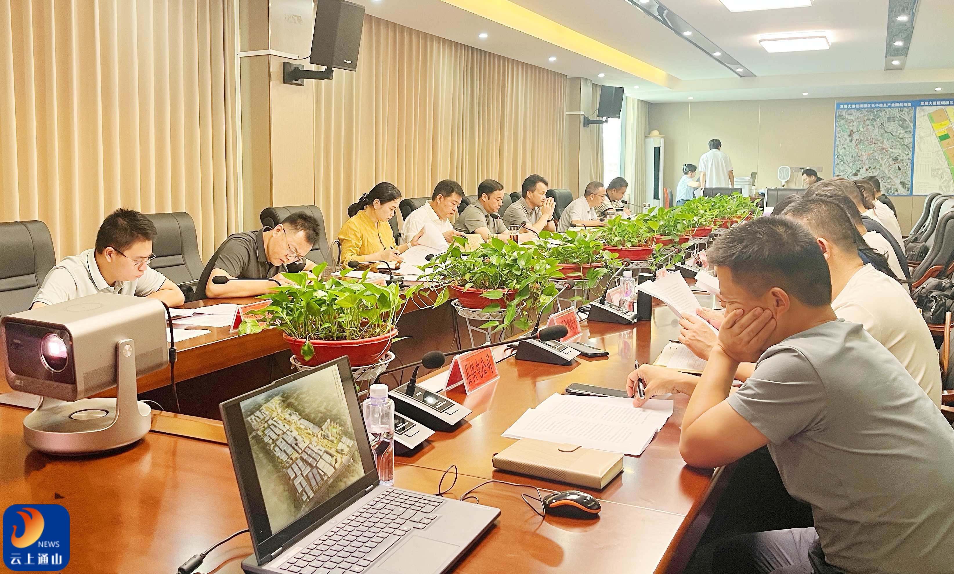 吴涛调研督办重点项目时强调：以“万事有解”思维推动项目建设提质提速