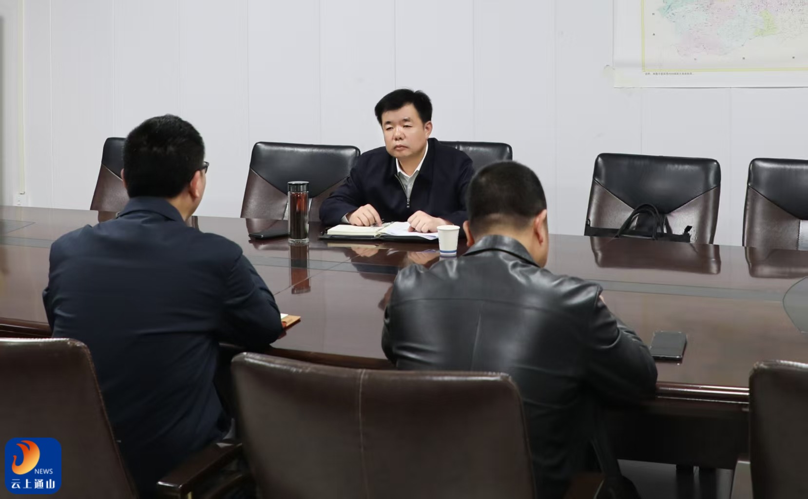 吴涛到南林桥镇召开重点乡镇高质量发展座谈会