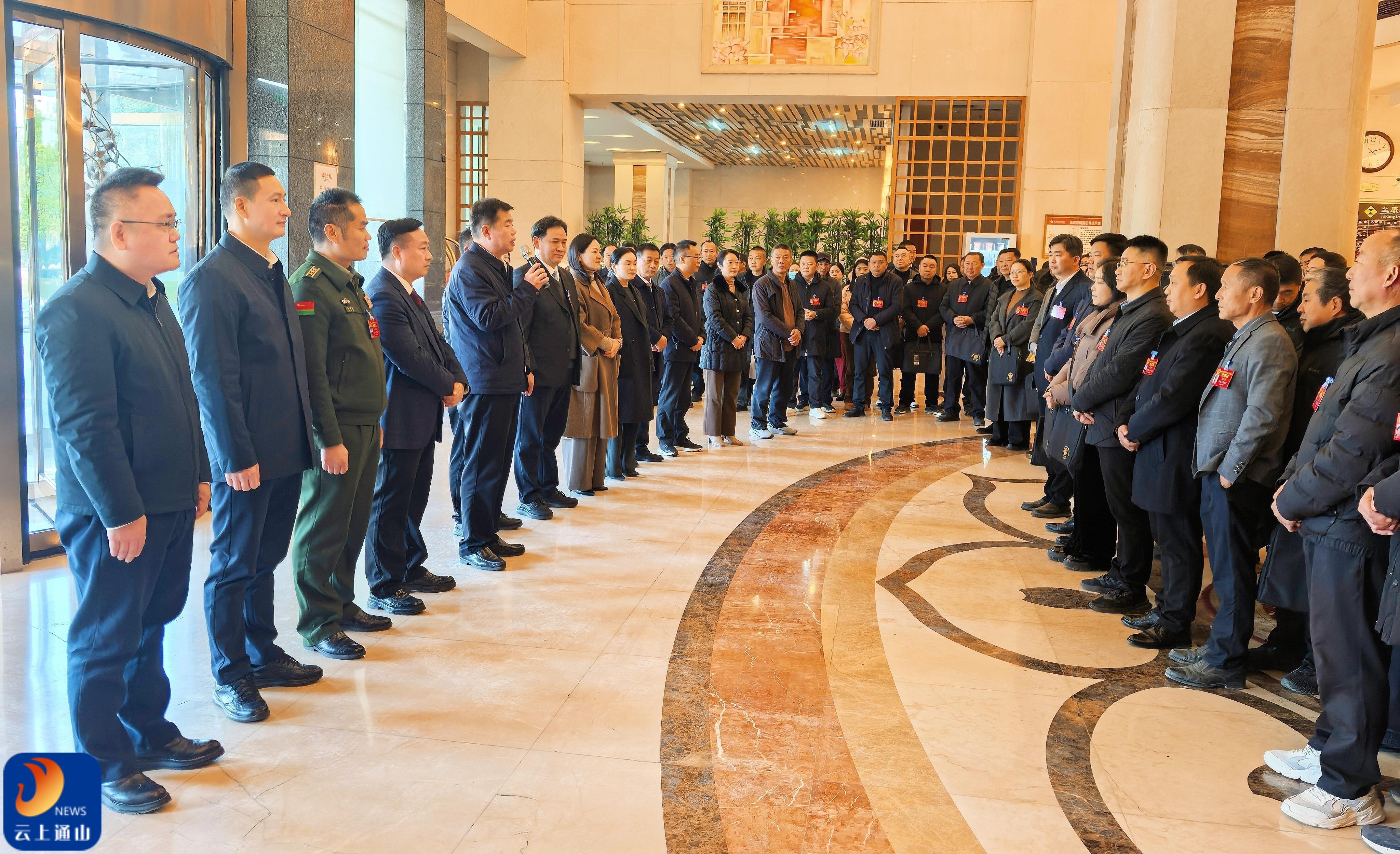 吴涛 王功辉等县四大家领导看望出席县两会的人大代表和政协委员