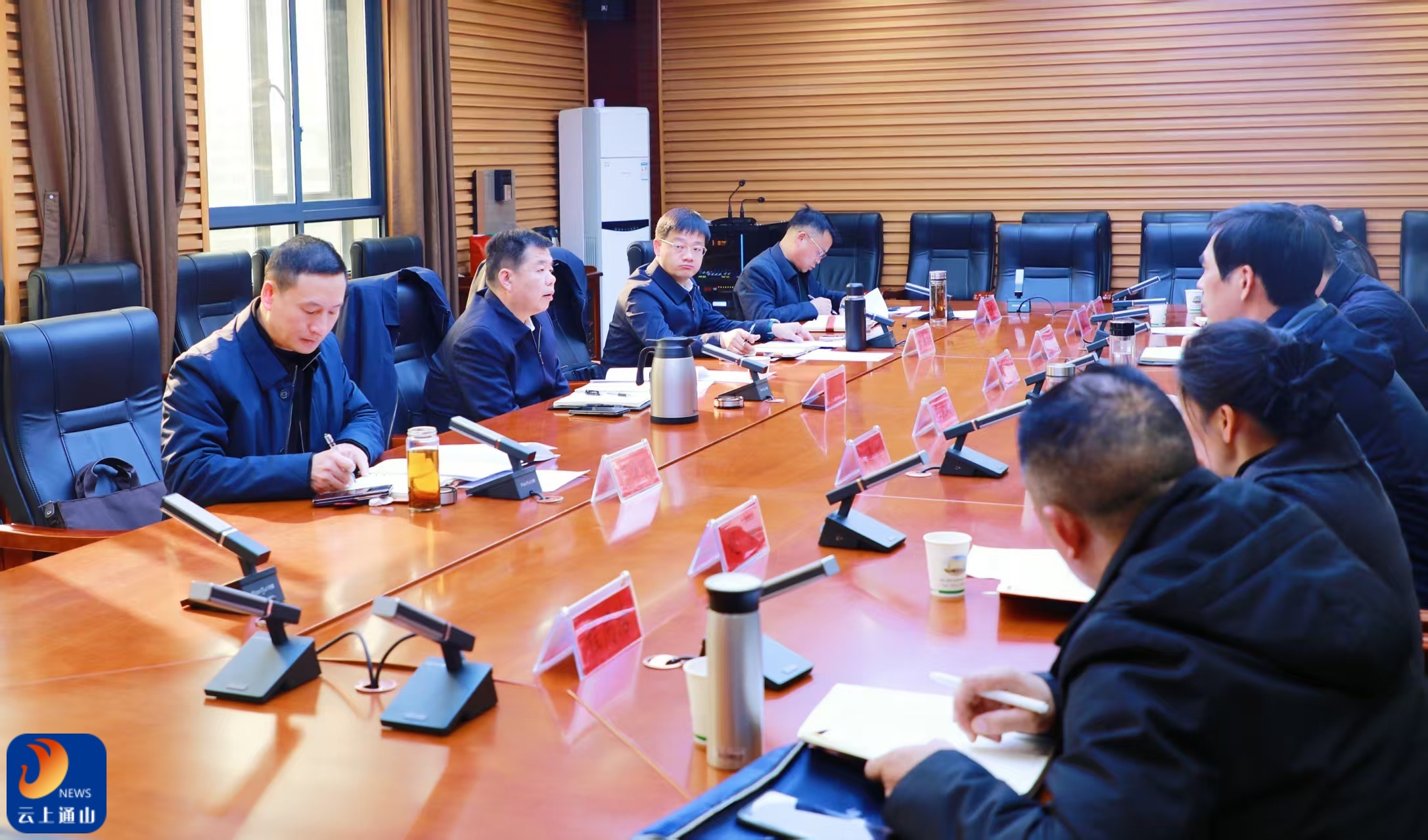 吴涛主持召开县委常委会2025年度民主生活会征求意见座谈会 广泛征求意见 凝聚发展合力 为高质量开好民主生活会打好基础