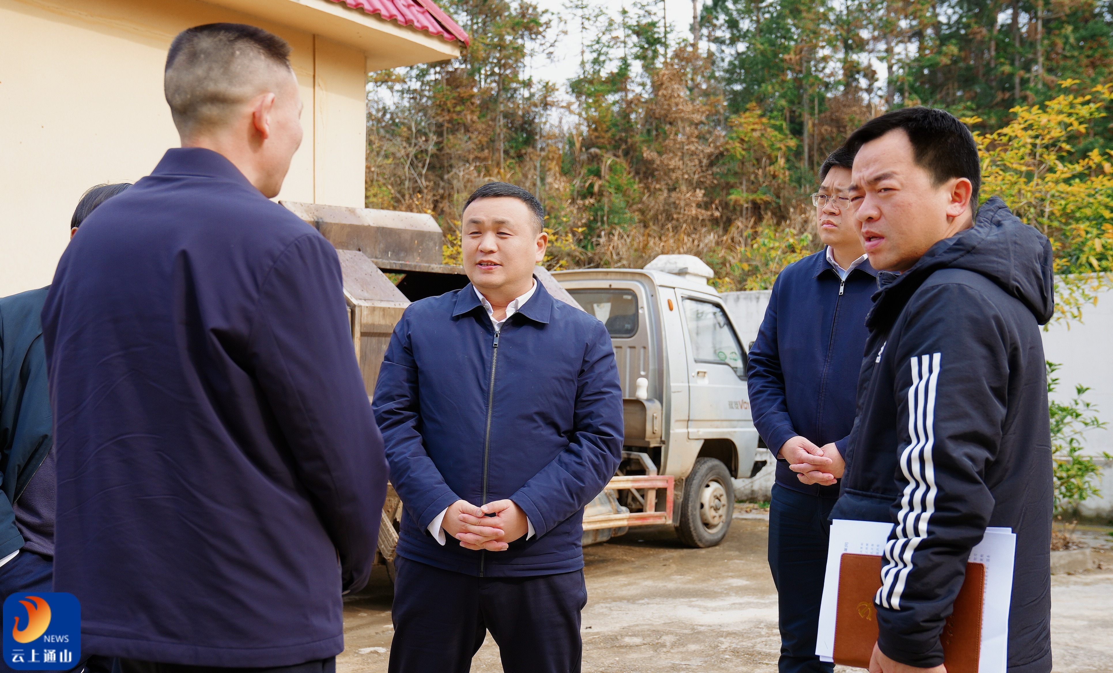 王功辉深入乡镇调研乡村振兴及基层治理工作