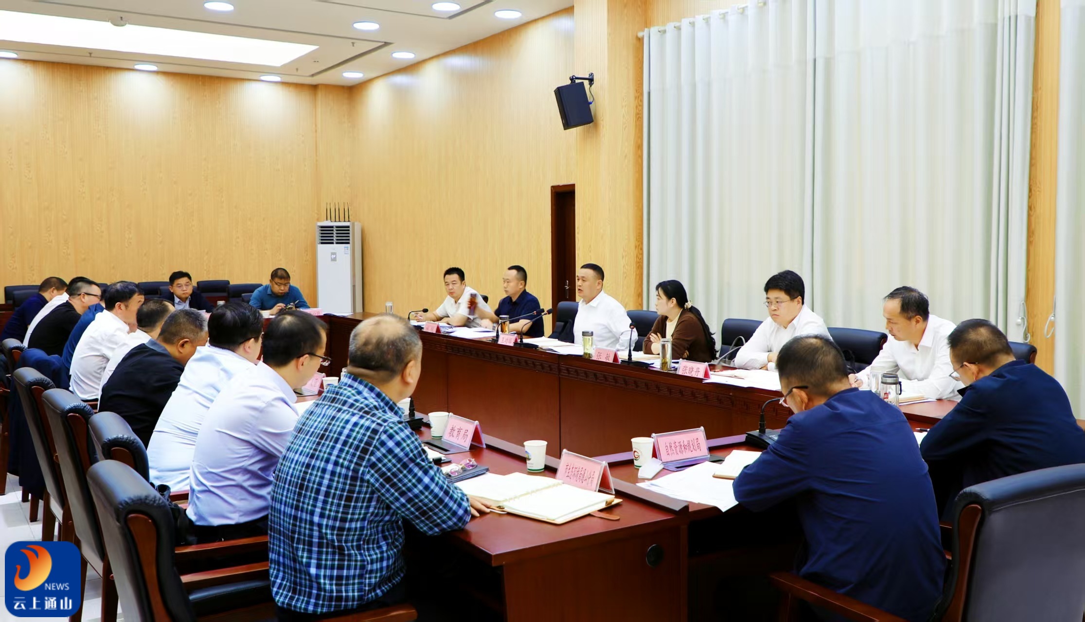 王功辉在通山县争资争项暨项目入库纳统专题会上强调：下好项目谋划“先手棋” 筑牢县域发展“压舱石”