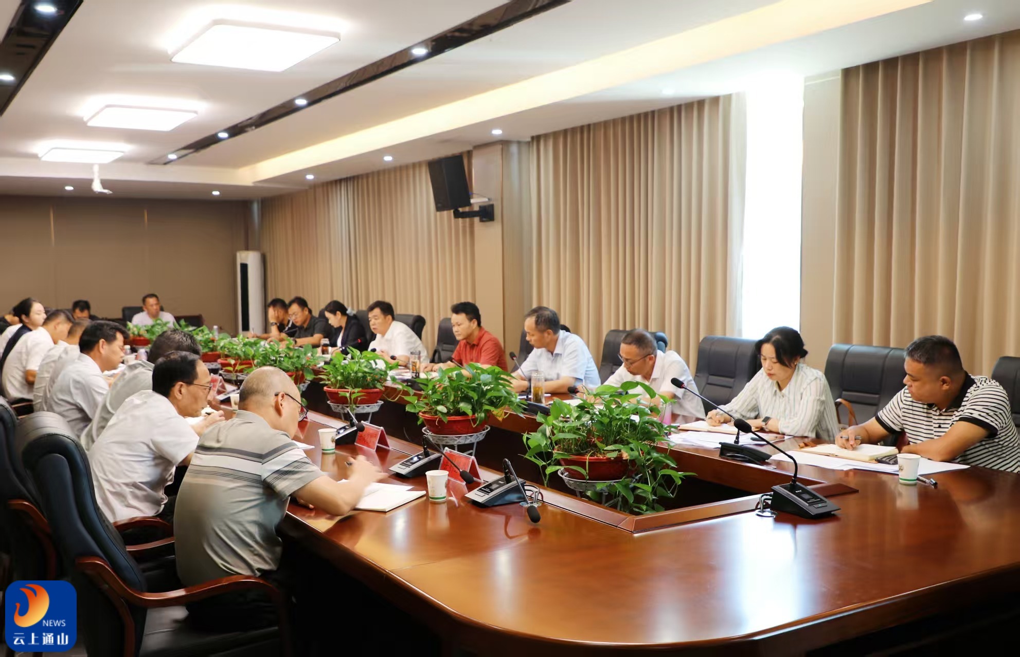 吴涛调研督办重点项目时强调：提振信心 继续用力 久久为功 以更大力度、更实举措全力打造示范工业园区