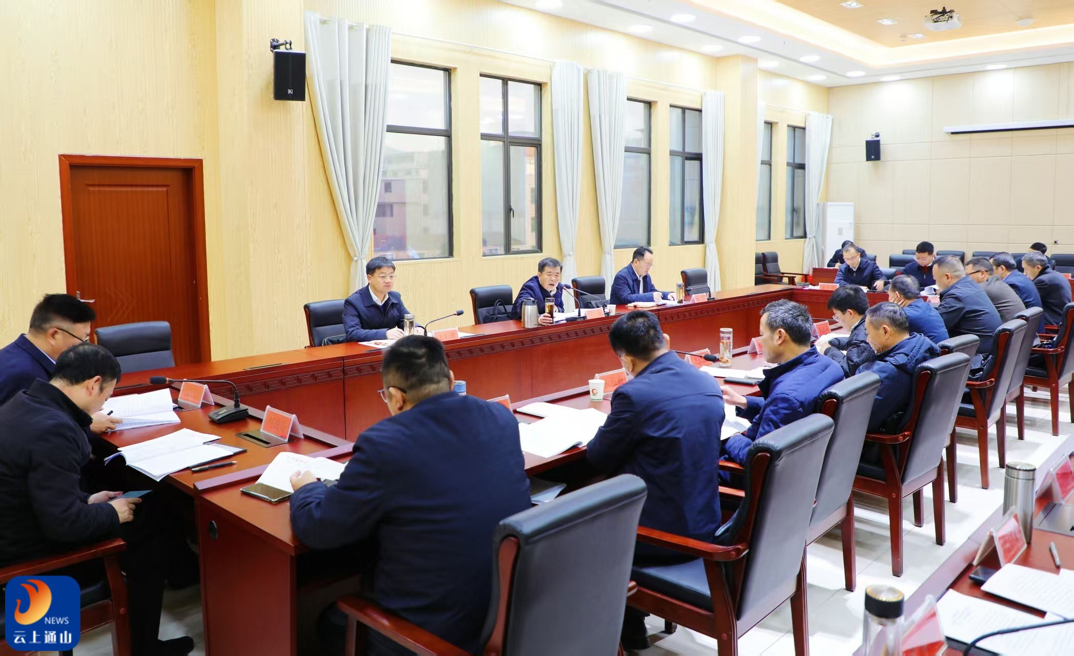 吴涛主持召开全县“十五五”规划建议征求意见座谈会