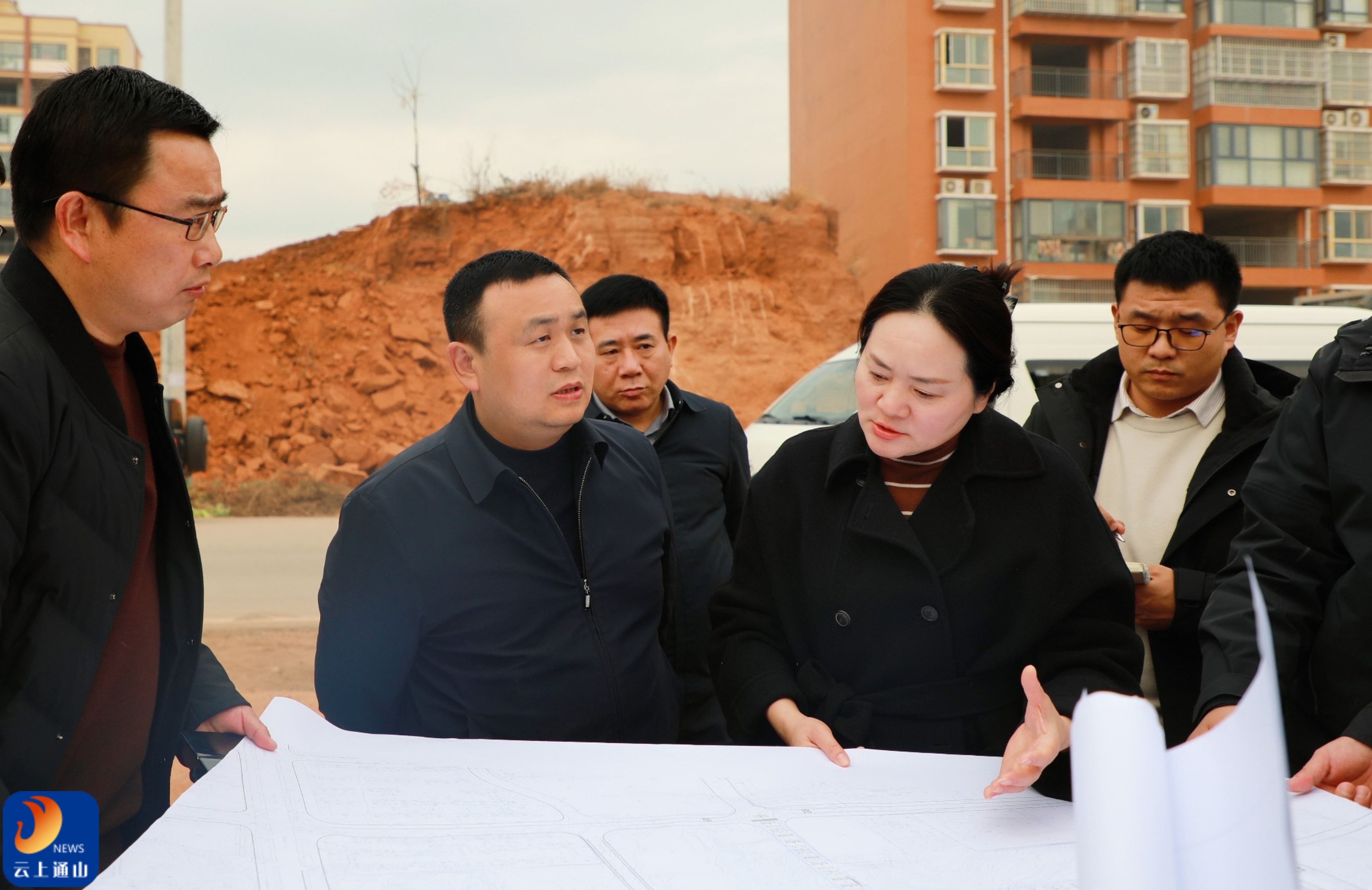 王功辉调研督导城区“断头路”“小游园”项目建设时强调：系统谋划城区交通 精心打造公共空间 以高质量项目建设推动城市功能品质提升